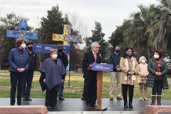 Piñera defiende plan de desconfinamiento y pide ser responsables para evitar aglomeraciones como las del Mall Chino