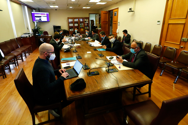 Avanzan cambios al seguro de cesantía y el Ejecutivo logra reponer indicaciones clave