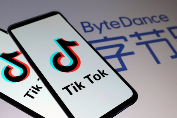 Donald Trump apoya la compra de TikTok por Oracle