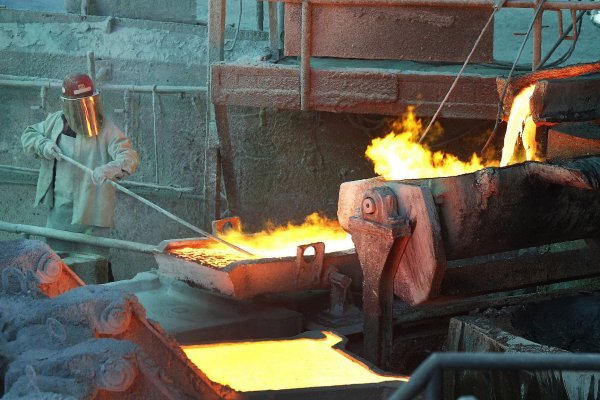 Cobre corrige y vuelve a perder la línea de los US$ 3 por libra