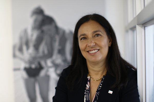Pauline Kantor, la exministra del Deporte se convierte en la primera mujer presidenta del Directorio de Dimacofi
