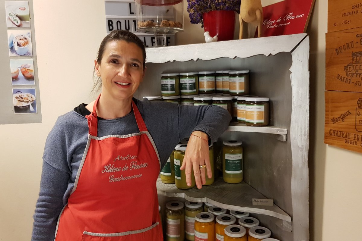 <p>Hace casi 20 que la emprendedora llegó desde Francia y, hace 12, que formalizó su negocio de productos importados y preparaciones propias.</p>