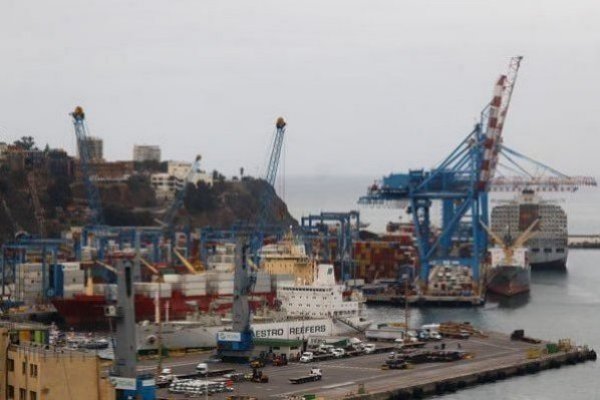 A la primera quincena de agosto las exportaciones caen 15,3%