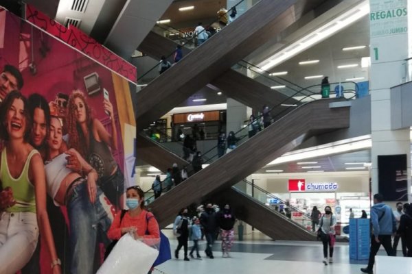 Grandes filas en el Costanera Center