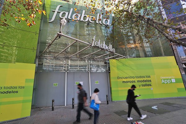 <p>Cierre forzado de tiendas golpea a Falabella y reporta pérdidas por US$ 157 millones</p>