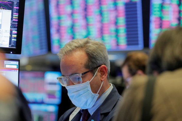 Bolsas avanzan tímidamente a la espera de mayores anuncios de estímulos monetarios en EEUU