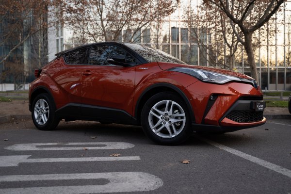 <p>Toyota CH-R: cool e híbrido</p>