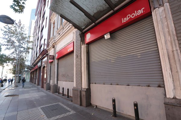 <p>La Polar se suma a los otros retailers y más que duplica sus pérdidas el segundo trimestre</p>