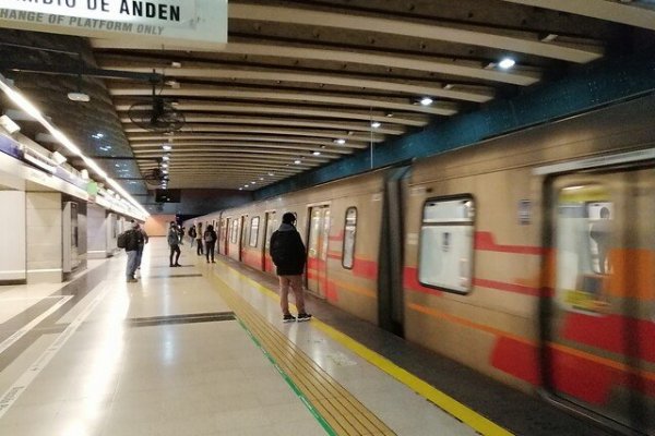 Metro transporta un 60% menos de pasajeros en el primer semestre y las pérdidas se profundizan