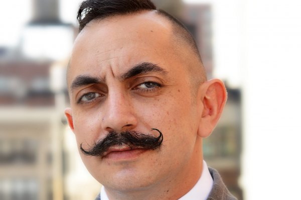 Alexander J. Urbeli: el mediático abogado que demandó al gobierno de Trump por Tik Tok