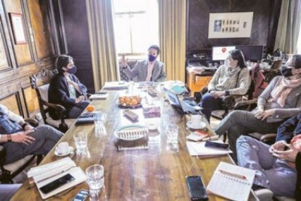 Hacienda y la CUT sostienen hoy reunión decisiva para definir el salario mínimo