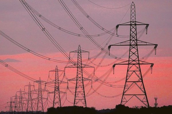 Gobierno acatará salida alternativa a conflicto entre generadoras y transmisoras eléctricas por devolución de US$ 142 millones