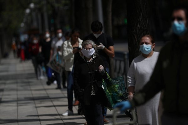 En medio de alza de contagios, desempleo vuelve a aumentar en Europa