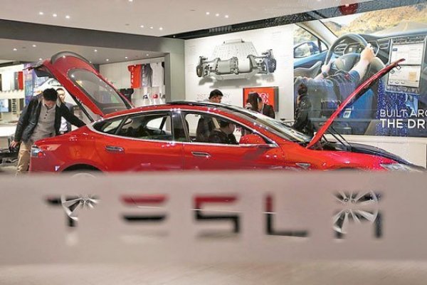 <p>Tesla se convirtió en la mayor empresa de automóviles del mundo por valor en julio. Foto: Reuters</p>
