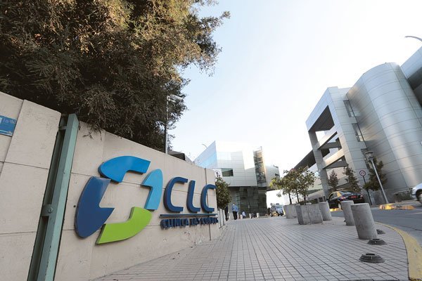 Exvicepresidente de Clínica Las Condes explica renuncia para evitar tergiversaciones: “fue por razones de salud”