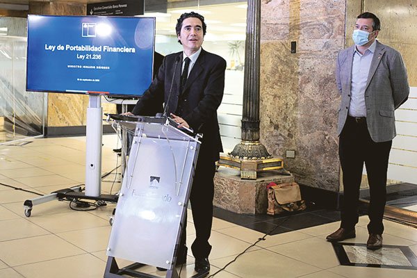 Briones señala que el país debe abrir una discusión sobre la renta presunta y que es difícil justificar menor impuesto al diésel