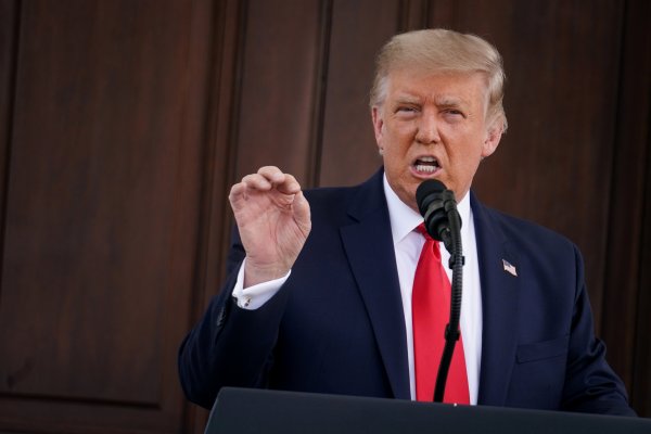 Trump vuelve a plantear idea de disociar economía EEUU de China