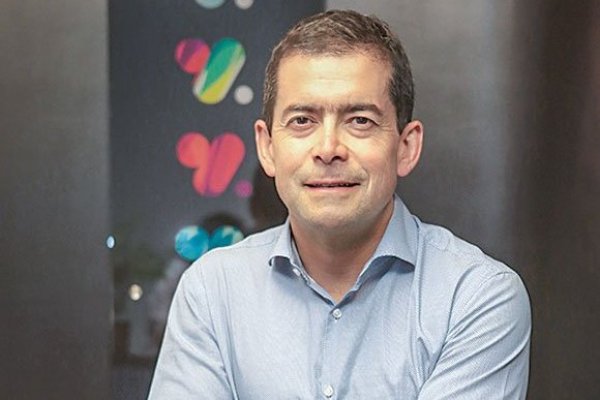 VTR acusa al Sernac de respaldarse en "juicio popular" al interponer demanda y dice que suspender cobros podría terminar en su quiebra
