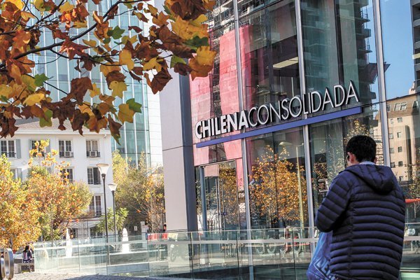 Nueva baja en Chilena Consolidada: gerente de Finanzas renuncia a la compañía