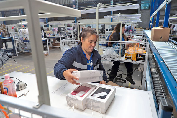 Estudio le pone número al alto costo que tendrá para el mundo el desempleo femenino