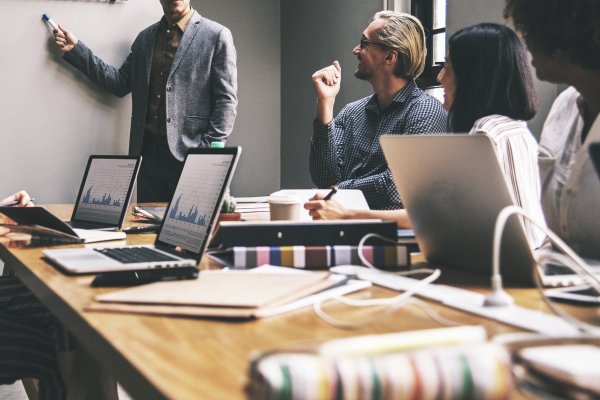 19 empresarios y emprendedores locales crean movimiento para desarrollar una nueva generación de empresas tras la crisis
