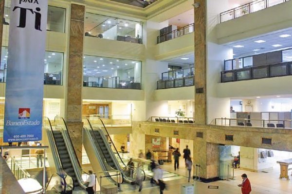 <p>Senadores prevén poco éxito en querella de BancoEstado por ciberataque</p>