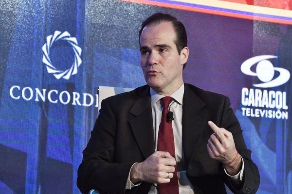 <p>Candidato de Trump para dirigir el BID en picada contra Chile y Argentina por oposición: “Lo están haciendo con tácticas y no con ideas”</p>