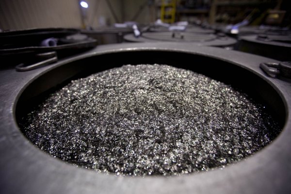 EEUU busca revivir su industria de tierras raras para cortar dependencia de China