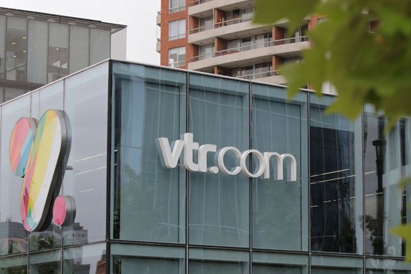 VTR asegura que compensará a clientes afectados por masivo corte de servicio y anuncia acciones legales