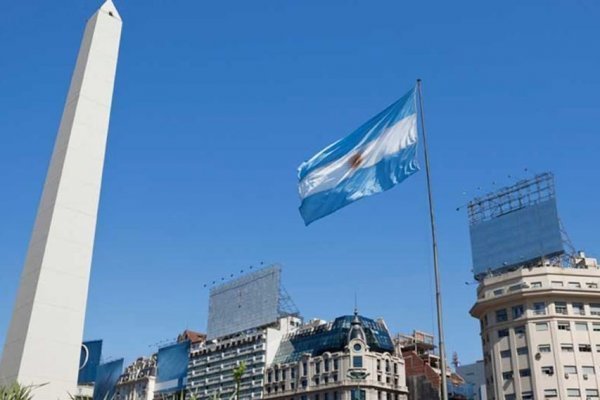 La paradoja del cepo argentino: hay cuatro veces más dólares en billetes que reservas en el banco central