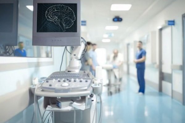 Reanudación de atenciones no Covid-19 comienza a revertir caída en demanda de insumos médicos: sube 50% en cardiología y traumatología