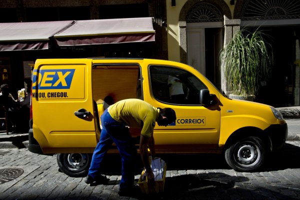 Brasil pretende privatizar su servicio postal el próximo año, pero algunos tildan de "exagerado" el precio