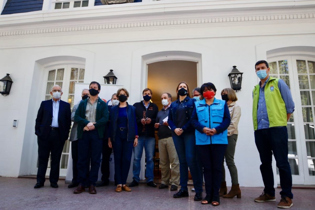 <p>En la reunión participaron representantes de ramas empresariales, ministros y alcaldes de la Región Metropolitana.</p>
