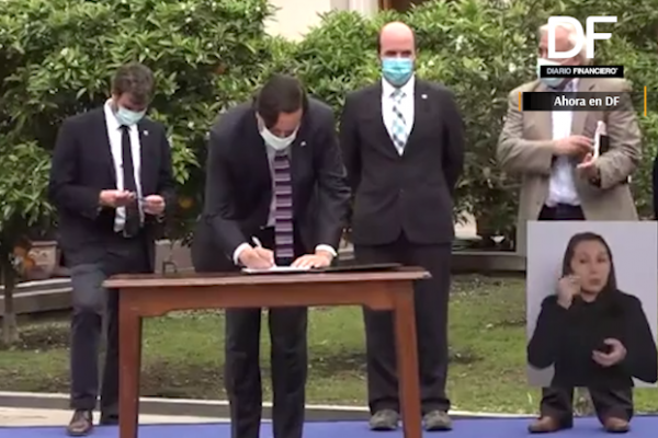 <p>Ahora en DF: Gobierno firma acuerdo con gremio de camioneros que protagonizaron paro nacional</p>
