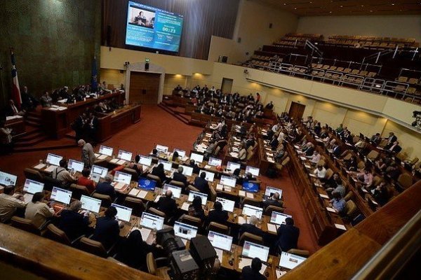 En “debate encendido”, comisión de Hacienda de la Cámara rechaza indicaciones del Gobierno para limitar cambios entre multifondos AFP