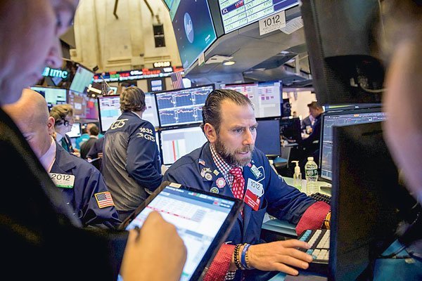 El impredecible Wall Street ahora subió pese a que el fantasma de no contar con un paquete de estímulo sigue rondando