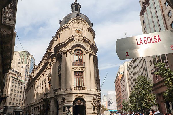 Bolsas de Chile, Perú y Colombia dan un paso más hacia la integración y contratan un banco de inversión