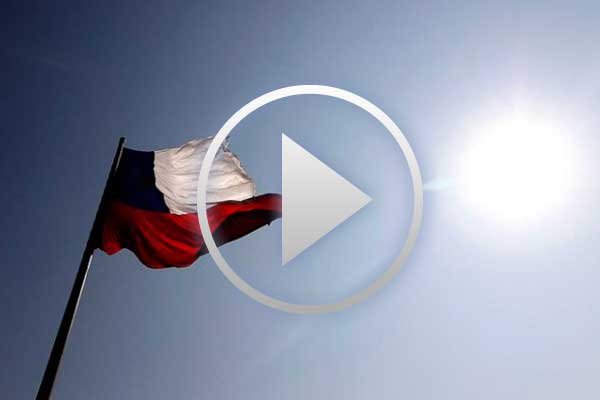 Fitch recorta la nota de Chile como consecuencia de la pandemia y la presión sobre las finanzas públicas post estallido social
