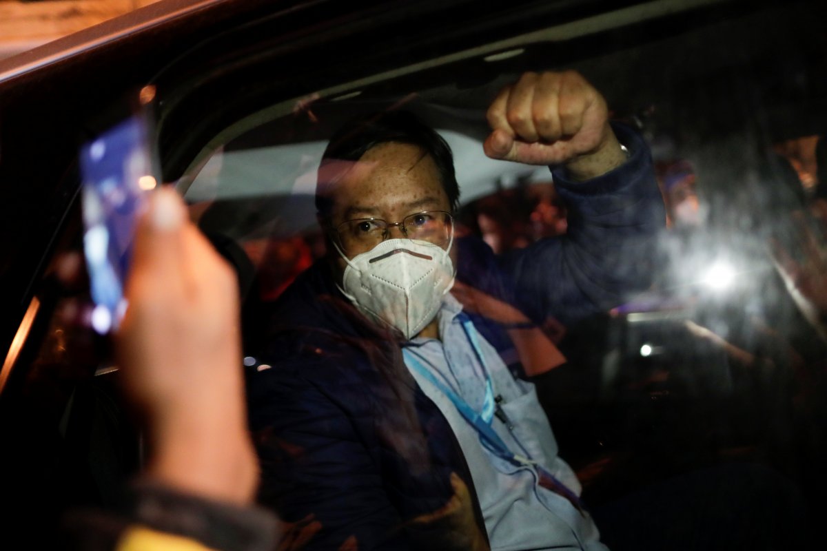 <p>Luis Arce habría ganado en primera vuelta con cerca del 52% de los votos. Foto: Reuters</p>