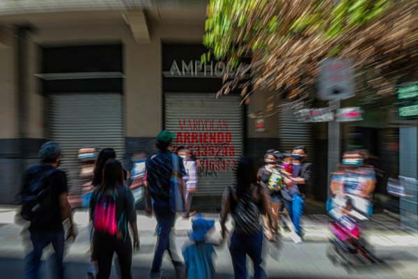 Locales vacíos para arriendo, suben en Santiago.