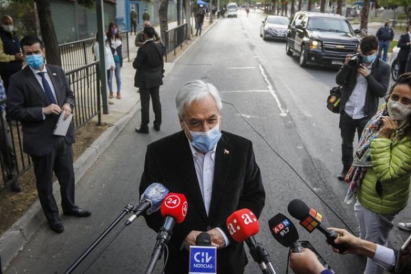 Piñera tras ejercer el voto: "Cualquiera que sea el resultado no es el fin, es el comienzo del futuro"