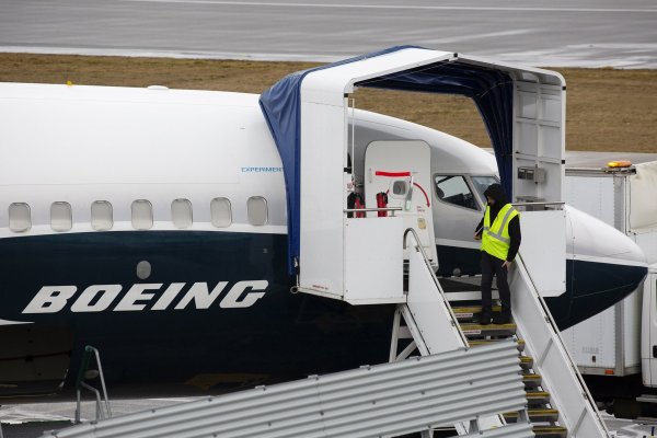 Boeing pierde menos de lo esperado, pero profundiza recortes de empleo por efecto pandemia