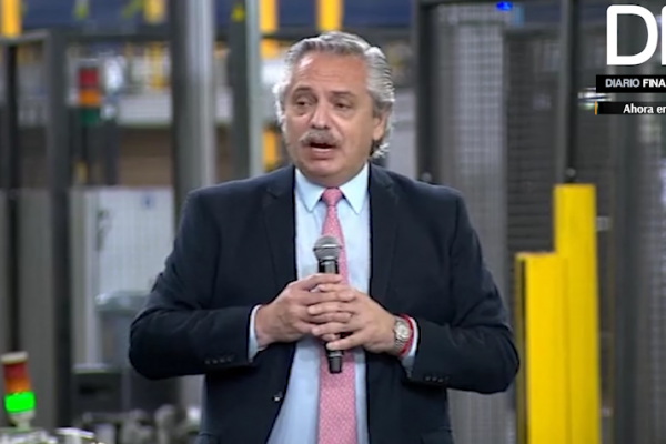 <p>Ahora en DF: Alberto Fernández: "Estoy feliz de que hermanos chilenos inviertan en Argentina"</p>