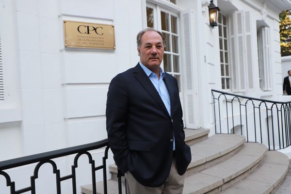 <p>Juan Sutil advierte que de avanzar el retiro de fondos de rentas vitalicias todas las compañías de seguros quebrarán</p>