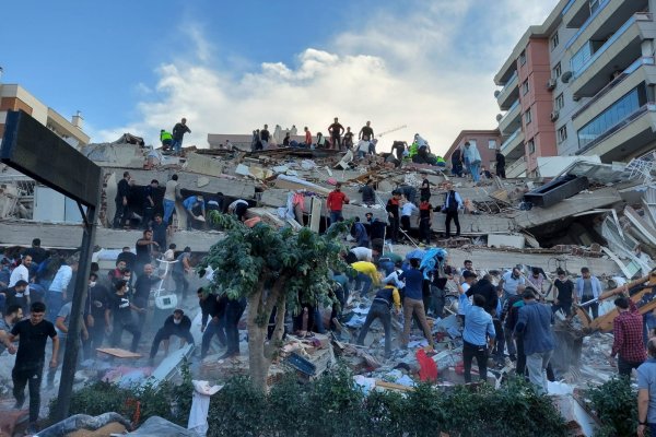 Terremoto en el mar Egeo provoca derrumbes en Turquía y pone en alerta a Grecia