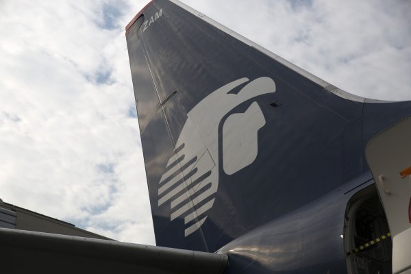 <p>Aeroméxico solicita a corte estadounidense la autorización para despedir a más de 1.800 trabajadores</p>