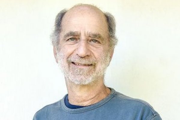 José Fliman, dueño del Huerto y escritor debutante: "Nunca he seguido planes, siempre he improvisado"