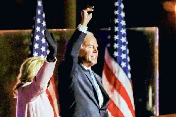 El problema de Joe Biden con el socialismo y los latinos