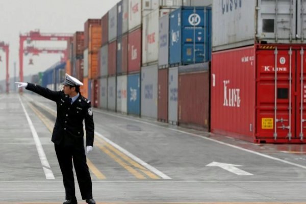 Las exportaciones e importaciones de China crecen en octubre ante la recuperación mundial