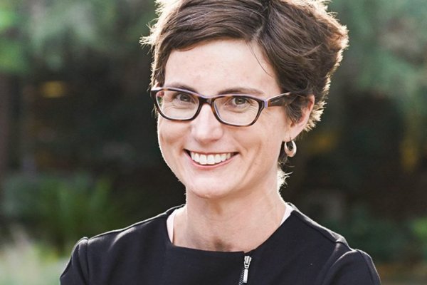 Experta australiana: “Ninguna constitución está escrita en una pizarra en blanco”